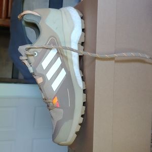 Men's Adidas sneakers